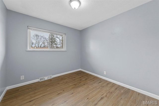 258 Palm Drive, Hazelwood, MO 63042