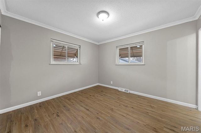 258 Palm Drive, Hazelwood, MO 63042