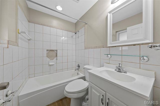 258 Palm Drive, Hazelwood, MO 63042