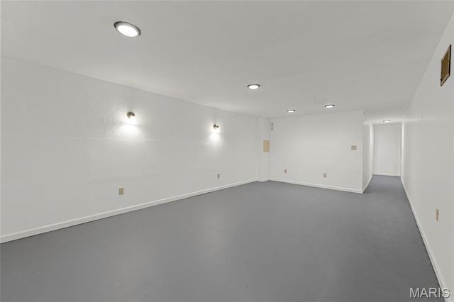 258 Palm Drive, Hazelwood, MO 63042