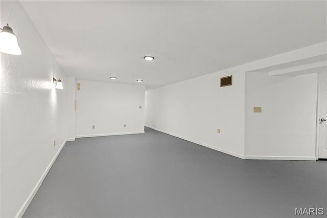 258 Palm Drive, Hazelwood, MO 63042