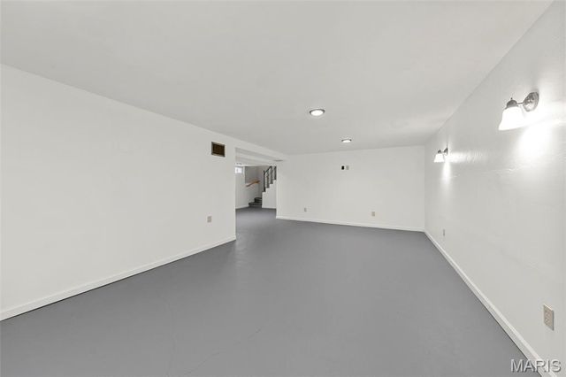 258 Palm Drive, Hazelwood, MO 63042