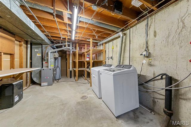 258 Palm Drive, Hazelwood, MO 63042