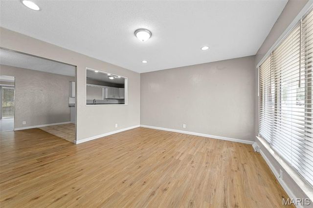 258 Palm Drive, Hazelwood, MO 63042