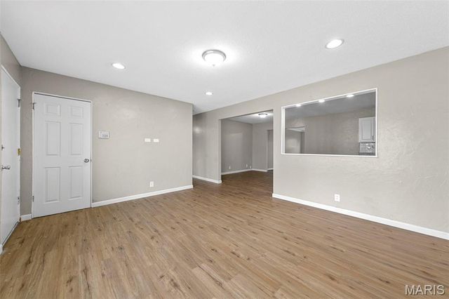 258 Palm Drive, Hazelwood, MO 63042