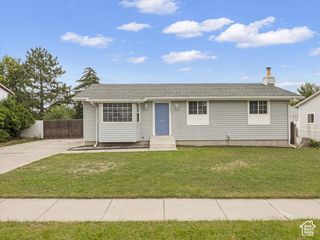 6063 S AQUARIUS DR, Kearns, UT 84118