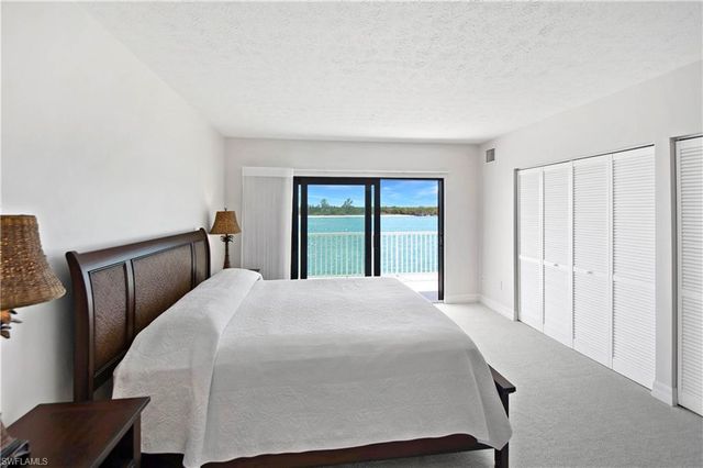 60 Pelican ST W 206, Naples, FL 34113