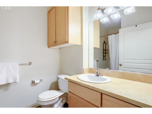 1134 Sw JEFFERSON St 204, Portland, OR 97201