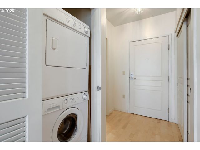1134 Sw JEFFERSON St 204, Portland, OR 97201