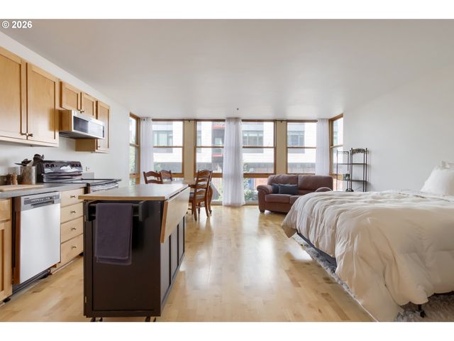1134 Sw JEFFERSON St 204, Portland, OR 97201
