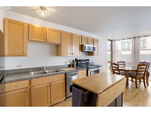 1134 Sw JEFFERSON St 204, Portland, OR 97201