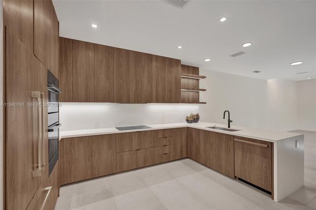 3071 Hibiscus St, Miami, FL 33133