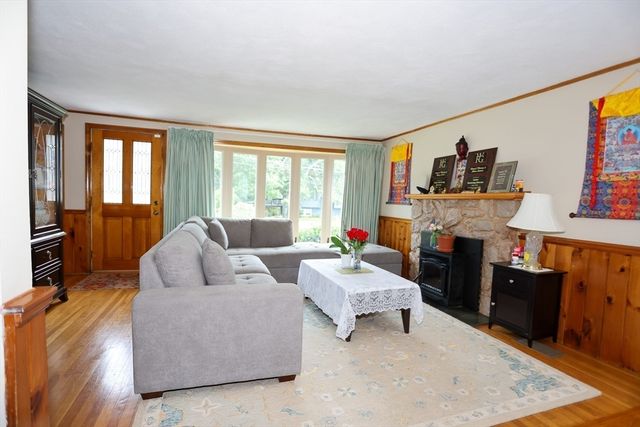 116 Pond St, Billerica, MA 01821