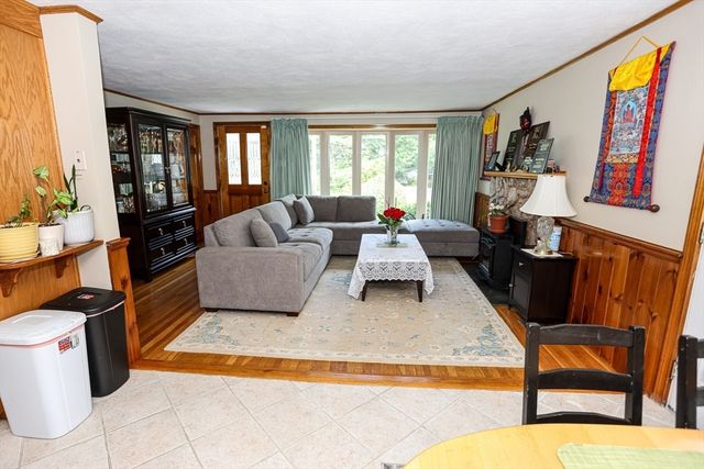 116 Pond St, Billerica, MA 01821