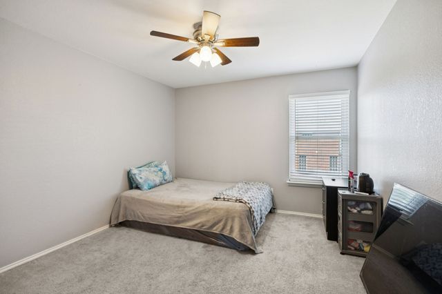 633 Daisy Drive, Desoto, TX 75115