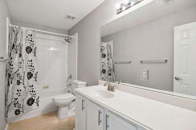 633 Daisy Drive, Desoto, TX 75115