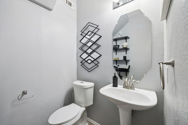 633 Daisy Drive, Desoto, TX 75115