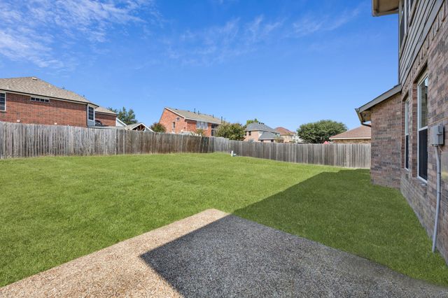 633 Daisy Drive, Desoto, TX 75115