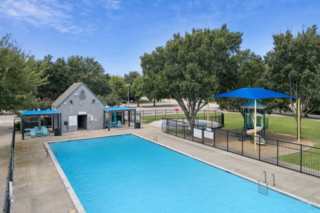 633 Daisy Drive, Desoto, TX 75115