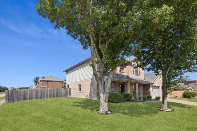 633 Daisy Drive, Desoto, TX 75115