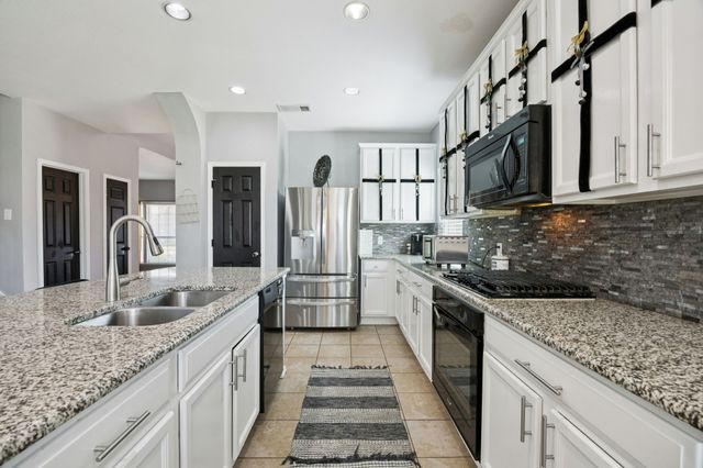 633 Daisy Drive, Desoto, TX 75115