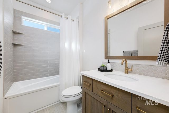 9121 W River Otter Dr, Boise, ID 83714