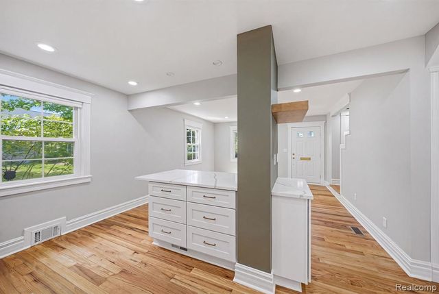 1684 Graefield Road 60, Birmingham, MI 48009