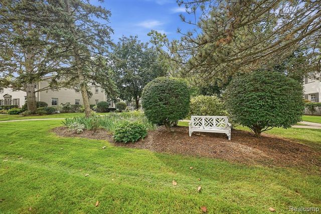 1684 Graefield Road 60, Birmingham, MI 48009