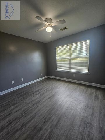 28 Jackson Avenue NE, Ludowici, GA 31316