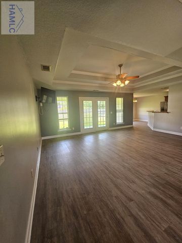28 Jackson Avenue NE, Ludowici, GA 31316