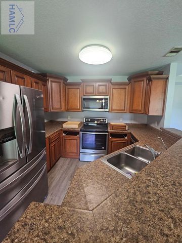 28 Jackson Avenue NE, Ludowici, GA 31316