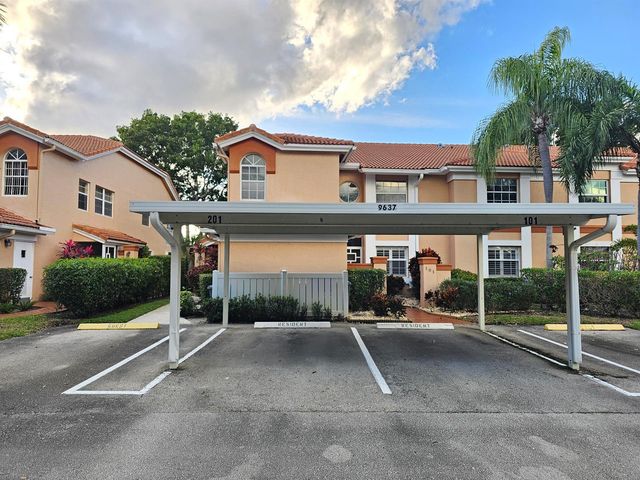 9637 Shadybrook Drive 201, Boynton Beach, FL 33437