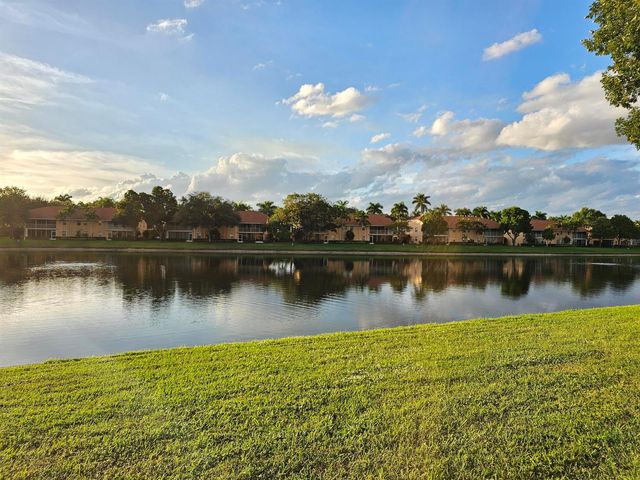 9637 Shadybrook Drive 201, Boynton Beach, FL 33437