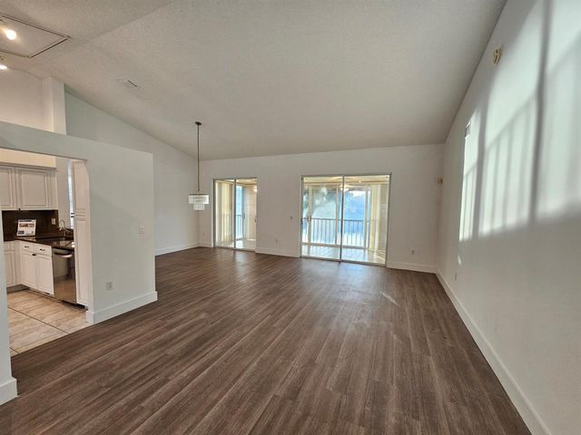 9637 Shadybrook Drive 201, Boynton Beach, FL 33437