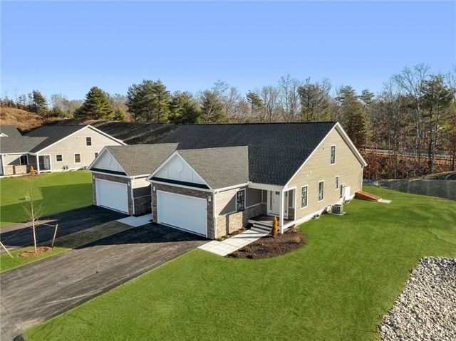44 Overlook Lane, Glocester, RI 02814