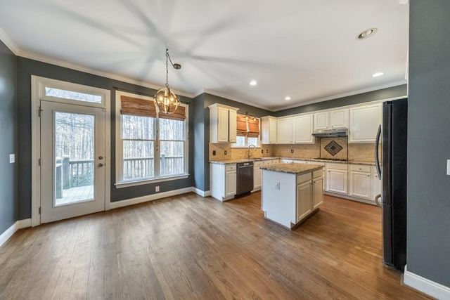 907 Pin Oak Place, Canton, GA 30115