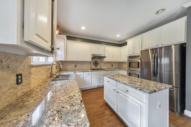 907 Pin Oak Place, Canton, GA 30115