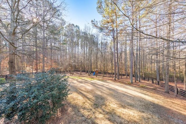 907 Pin Oak Place, Canton, GA 30115