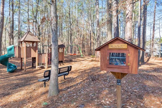 907 Pin Oak Place, Canton, GA 30115