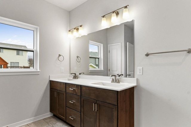 210 Michelle Lane, Cottage Grove, WI 53527