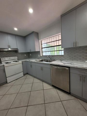 2438 SW 109th Ct, Miami, FL 33165