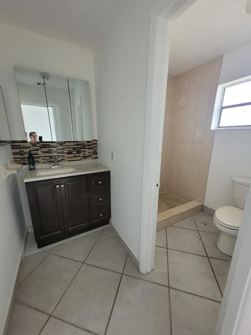 2438 SW 109th Ct, Miami, FL 33165