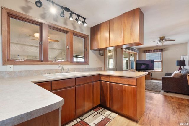 4523 S CONCORD Street, Davenport, IA 52802