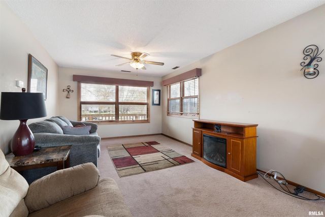 4523 S CONCORD Street, Davenport, IA 52802