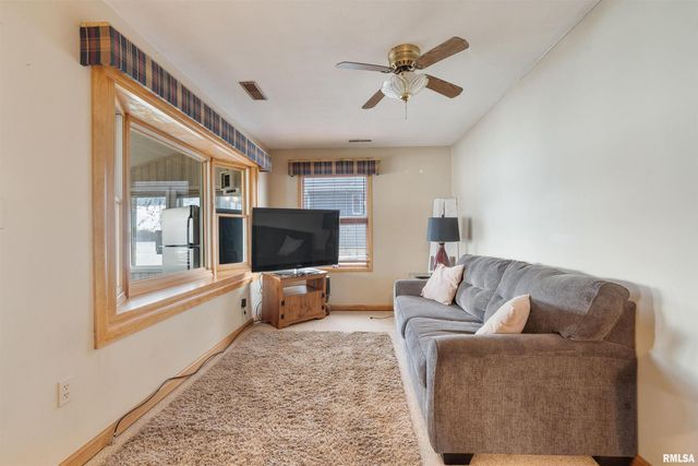 4523 S CONCORD Street, Davenport, IA 52802