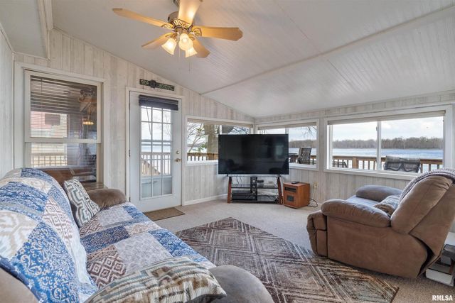 4523 S CONCORD Street, Davenport, IA 52802