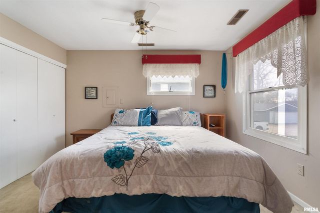 4523 S CONCORD Street, Davenport, IA 52802