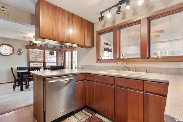 4523 S CONCORD Street, Davenport, IA 52802