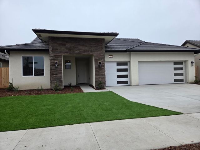 2250 N Hilton Street Syc29, Visalia, CA 93291