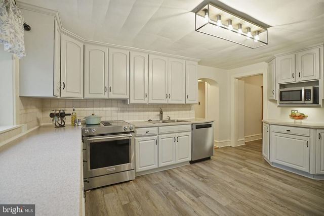 330 FAIRHILL RD, Hatfield, PA 19440